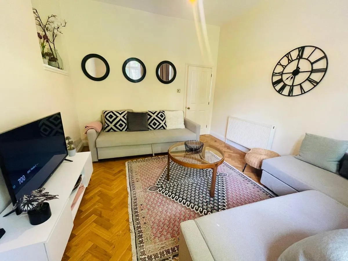 Nomihomes-Otis House-Free Parking X 2-Central -10Ppl Exeter Holiday home