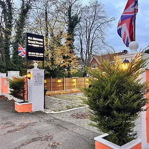 Seasons Gatwick & Parking Guest house Horley